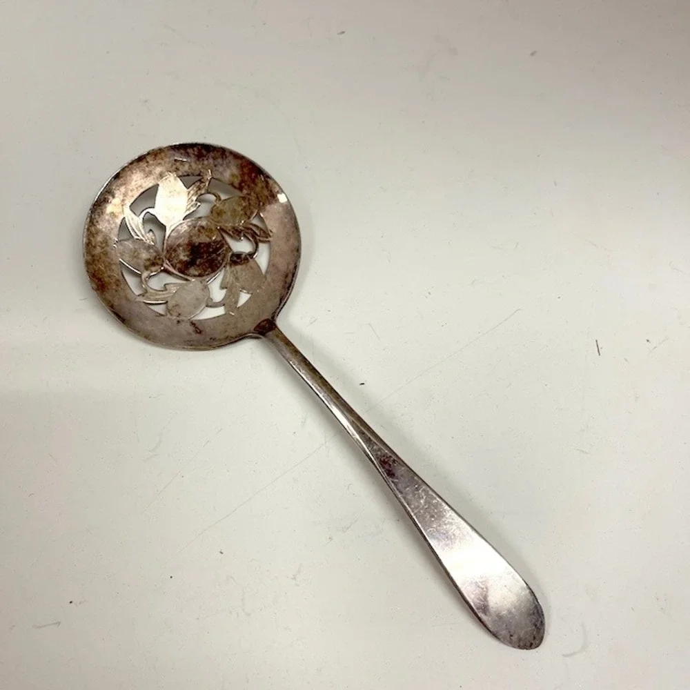 Vintage International Silver Co. 